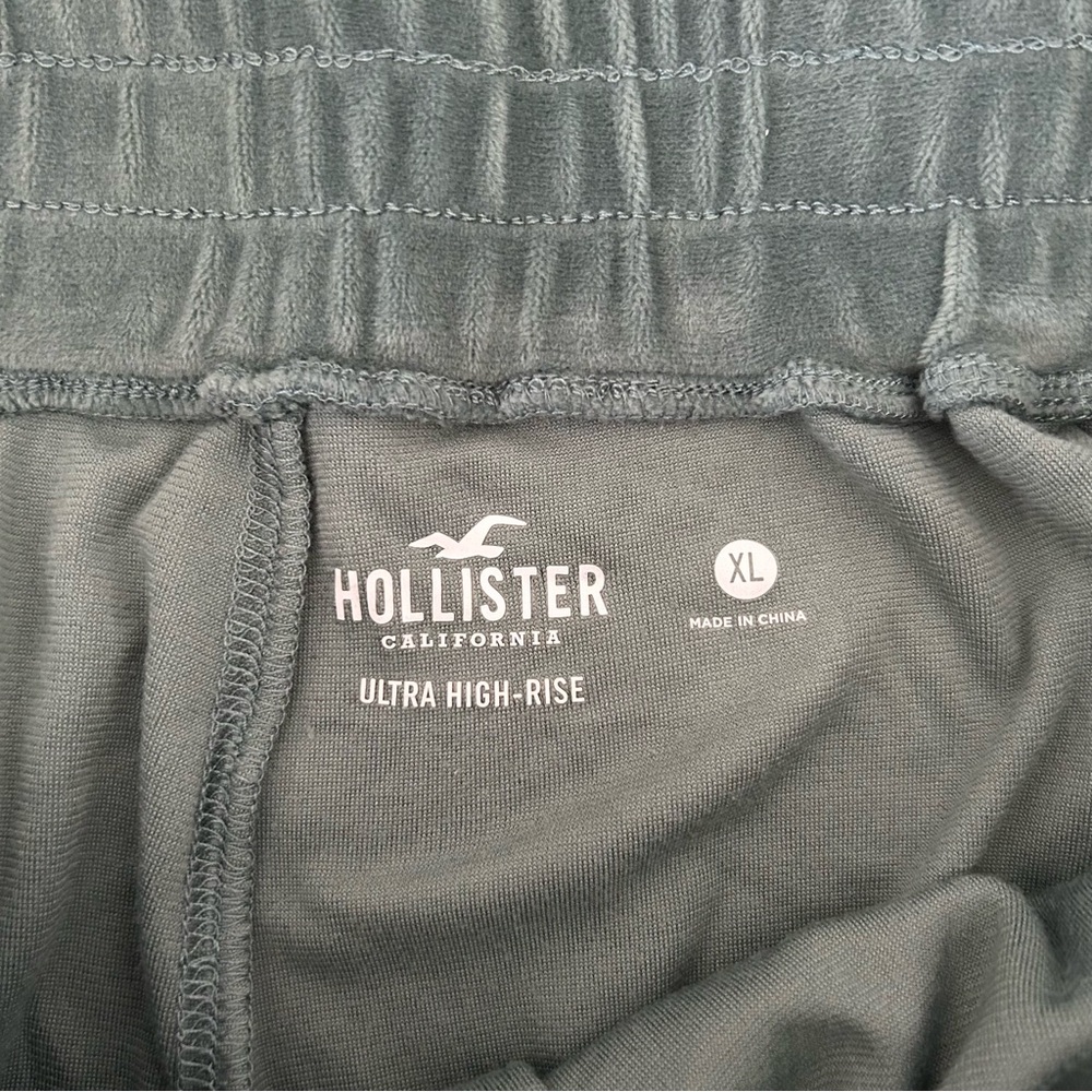 Hollister Ultra High Rise Shorts - Picture 3 of 5